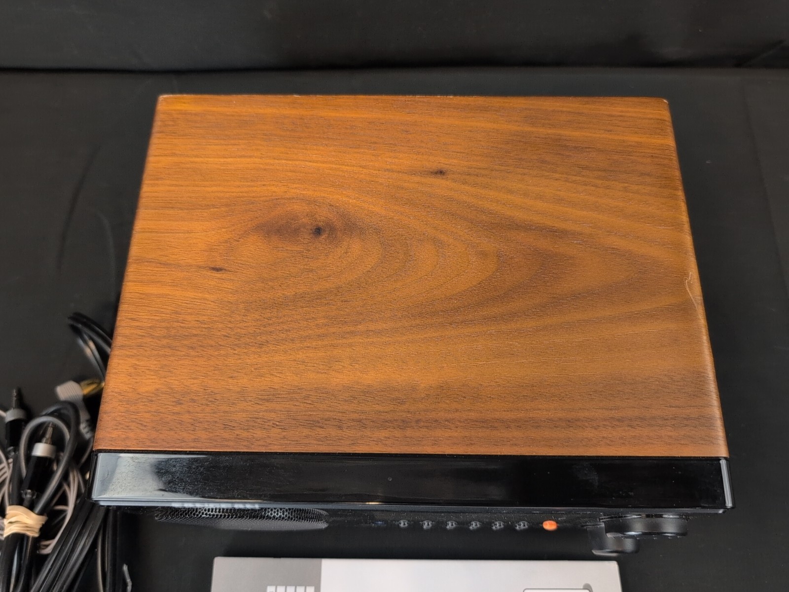 Sangean WR-22 AM/FM Bluetooth Table Radio USB AUX Wood Grain Tested Works