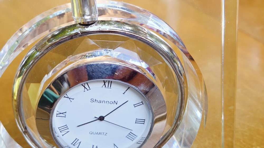 Shannon Crystal Clock Timepiece Desk Clock Hangings Display *Untested