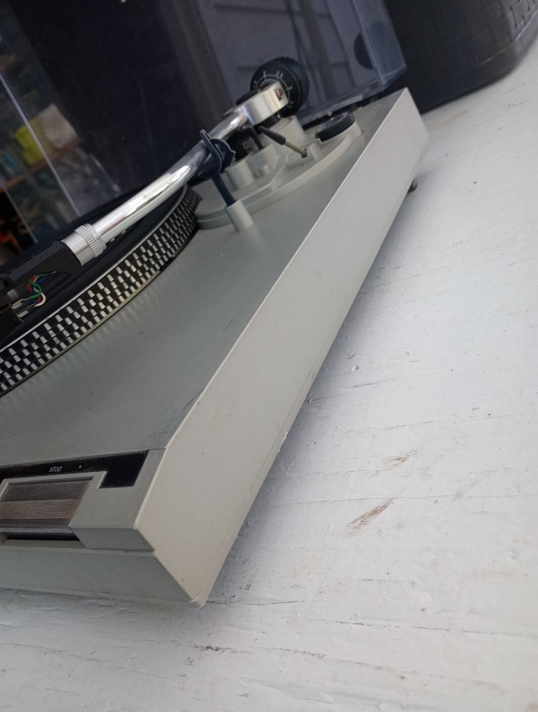 Technics SL-B2 Turntable - Silver Tested Working 17 X 14 X 5"