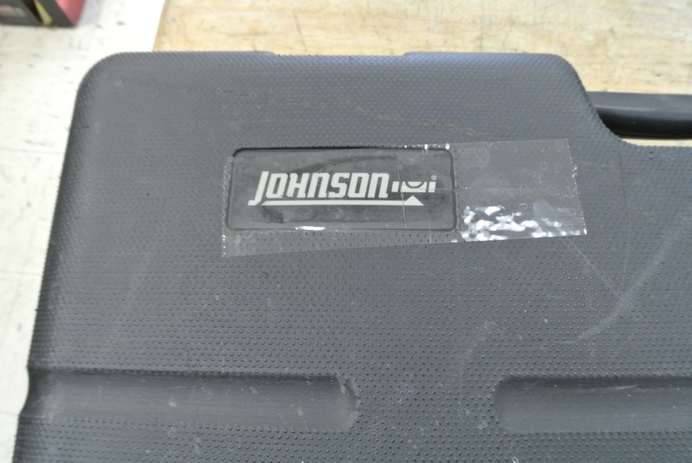 Johnson Laser Level (40-6515) with Case & Attachments