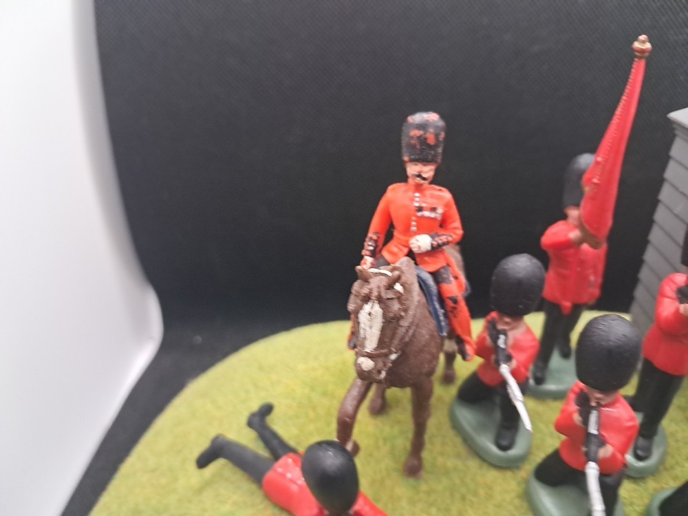 ROYAL SCOTS BRITAINS Lot