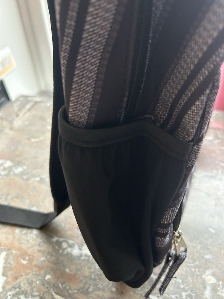 NWT VOLCOM BACKPACK BLACK GREY UNISEX SCHOOL HIKING COMPUTER SUNSTONE GIFT