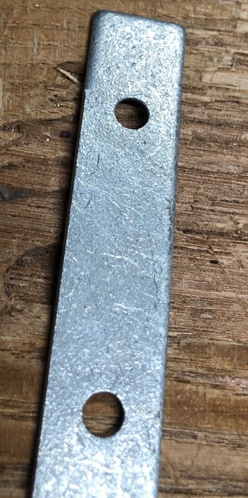 New Eagle 4" Flat Corner Iron-Gal Vanized Package Qty:2 Item No: 11124.