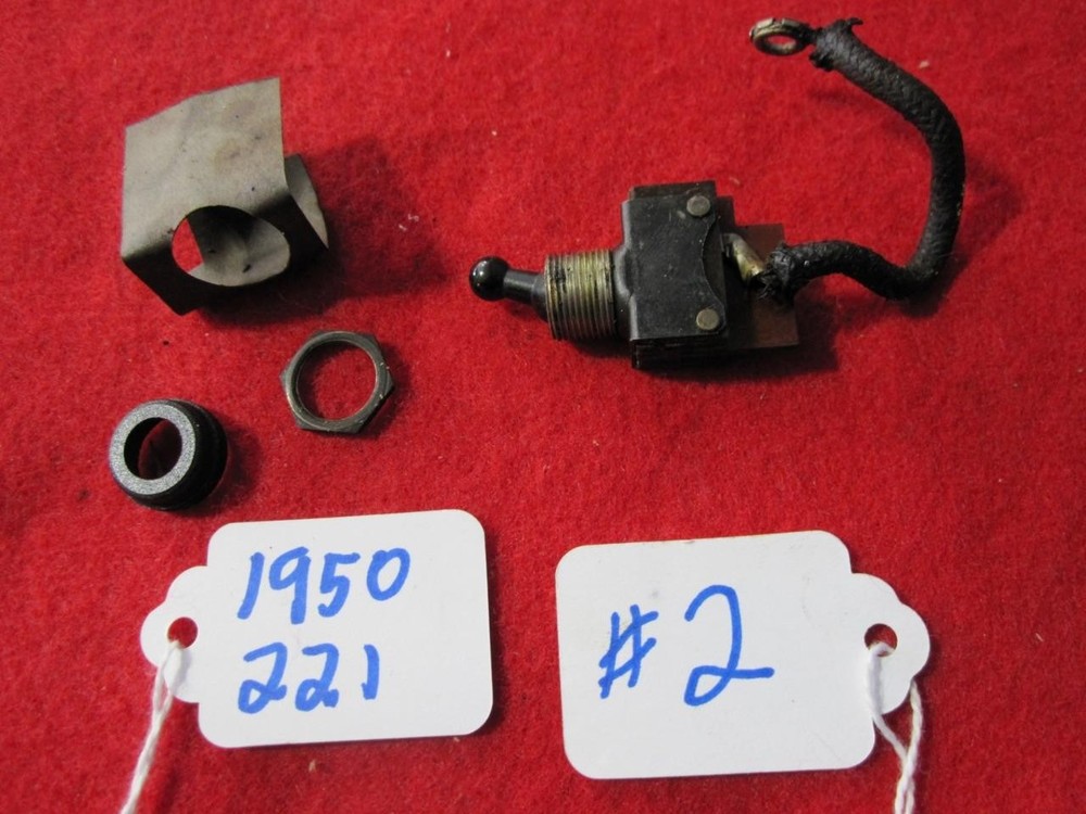 1950 SINGER FEATHERWEIGHT SEWING MACHINE MODEL 221 LIGHT SWITCH