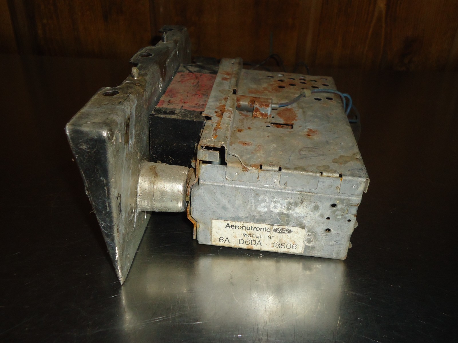 OEM Philco Push Button AM Radio w/ Face Bezel 1974 1975 1976 1977 Ford Maverick