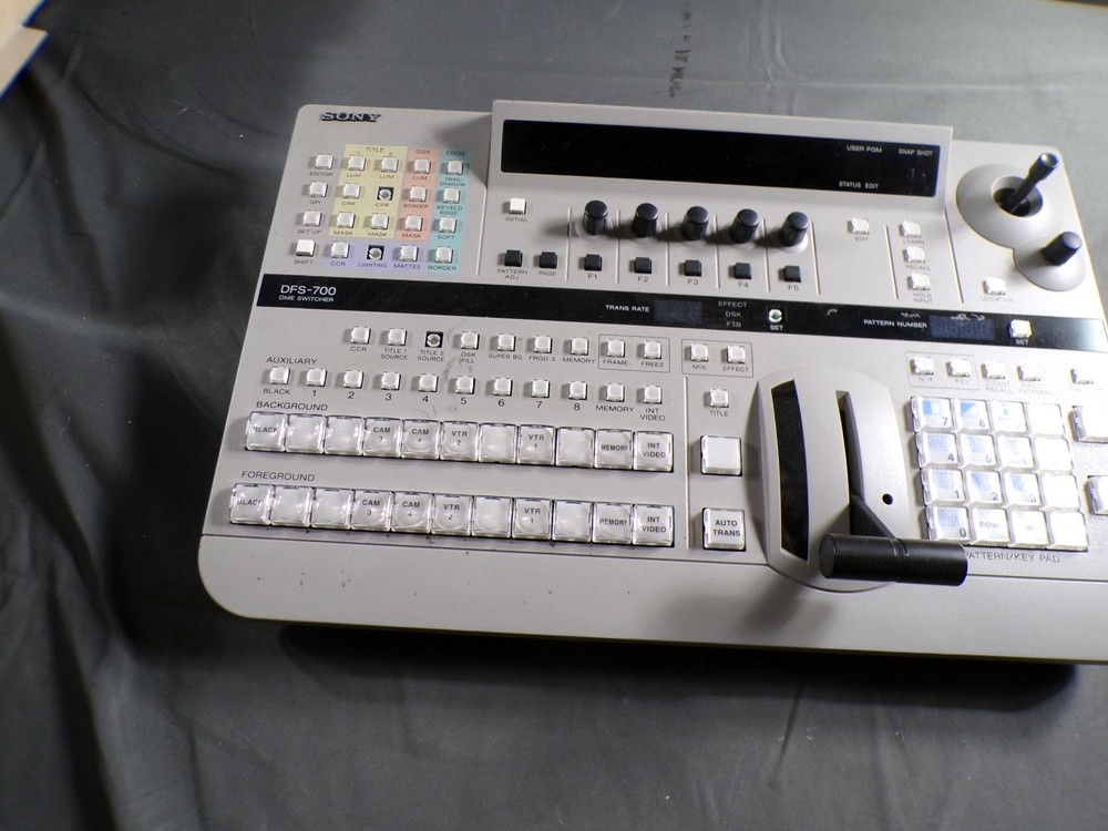 SONY DFS-700 MEDIA SWITCHER
