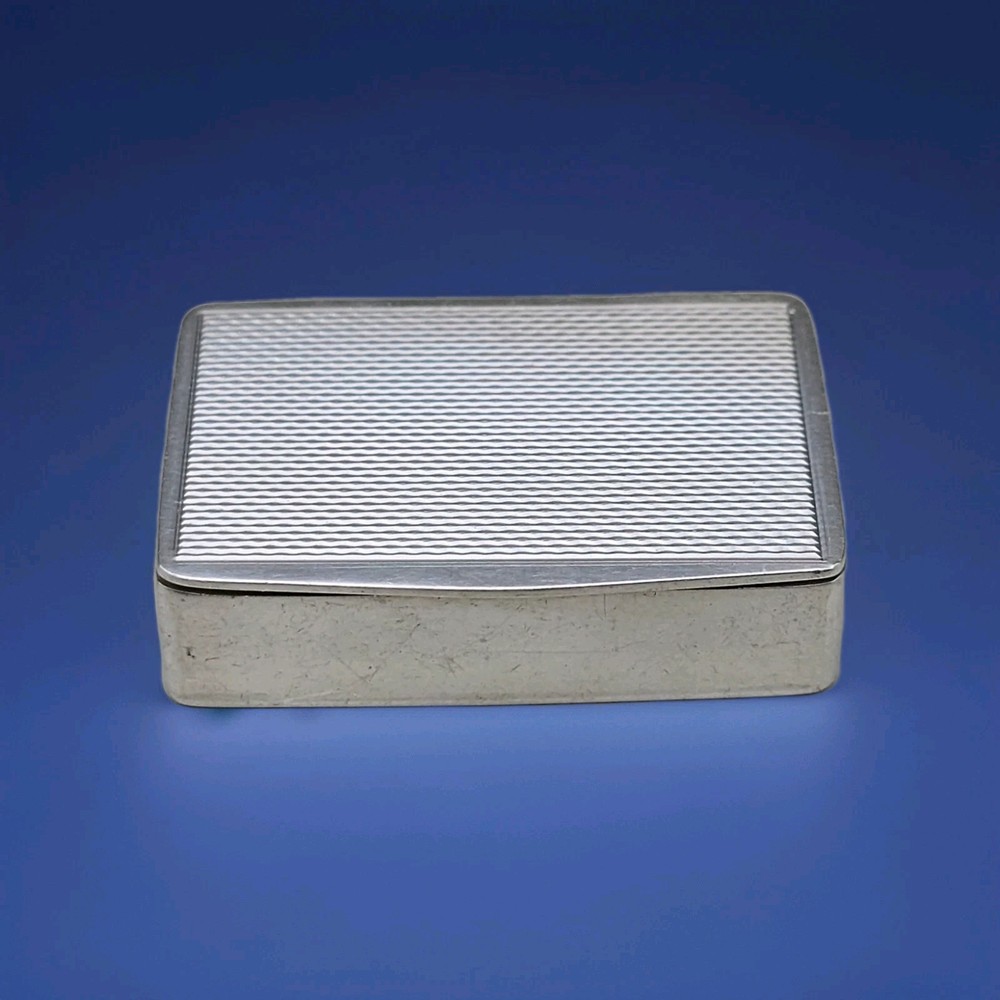 Solid Silver Engine Turned Snuff/Pill Box by D Bros Birmingham 1967