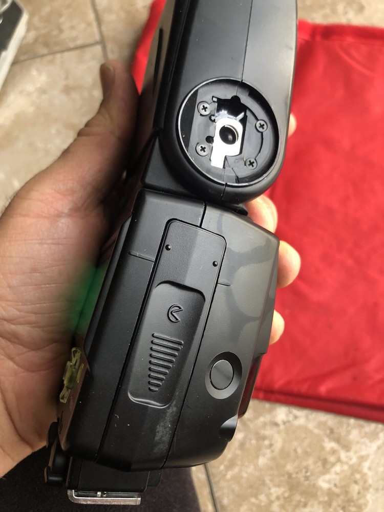 Nikon SB-800 Speedlight flash for Nikon Works But Missing Side Button