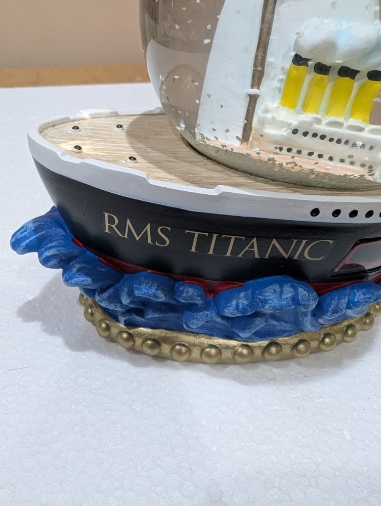 Titanic Snow Globe
