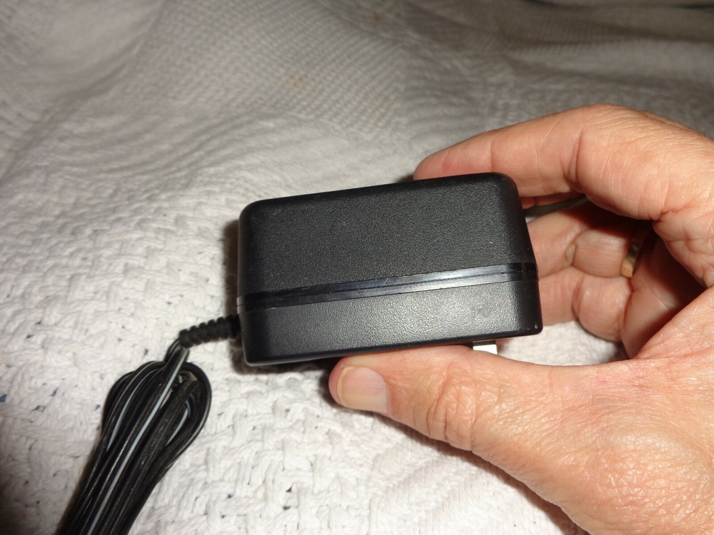 phonemate ac adapter model m/n25 output ac13v 800ma untested