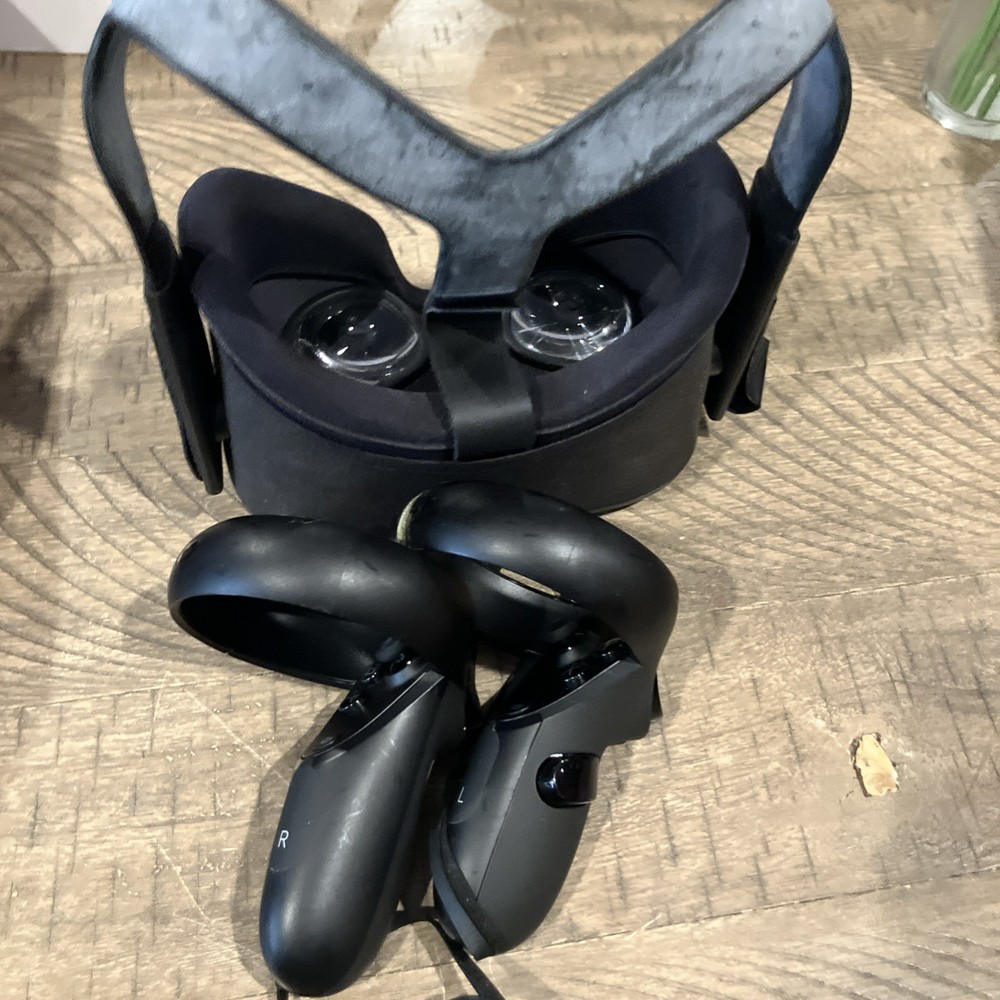 Meta Oculus Quest 128GB VR Headset - Black