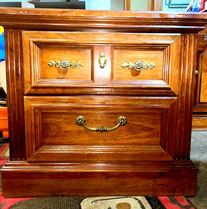 Vintage Queen Bedroom Set 4 Piece
