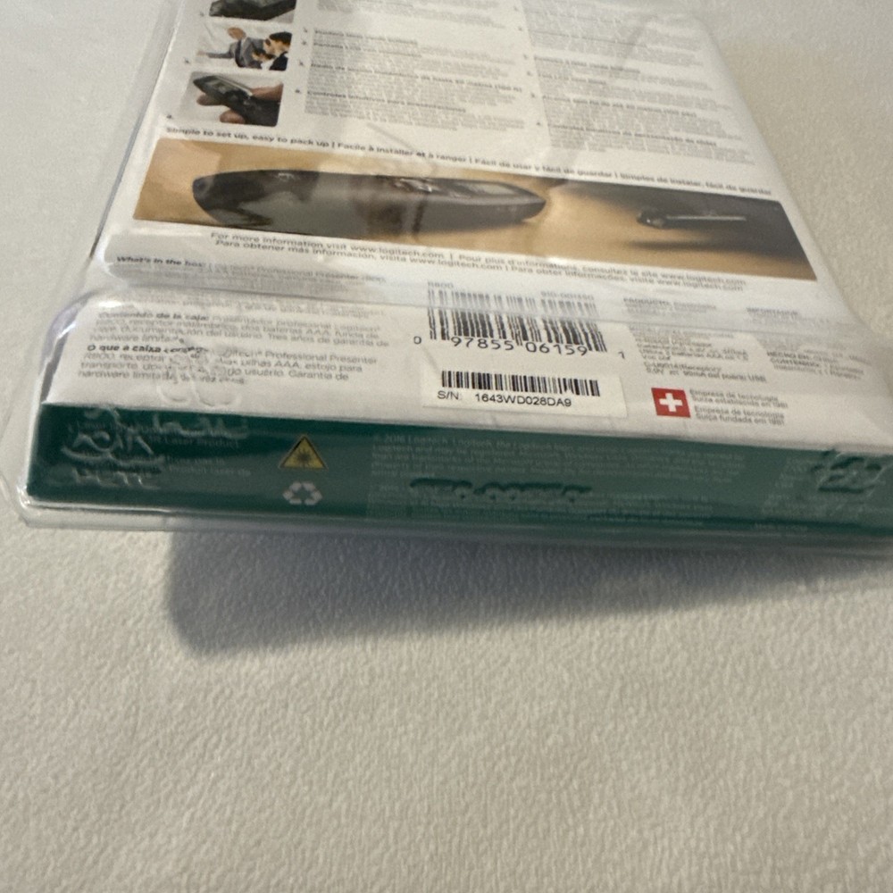 New Sealed!! Logitech R800 Laser Presentation Remote Control - Black