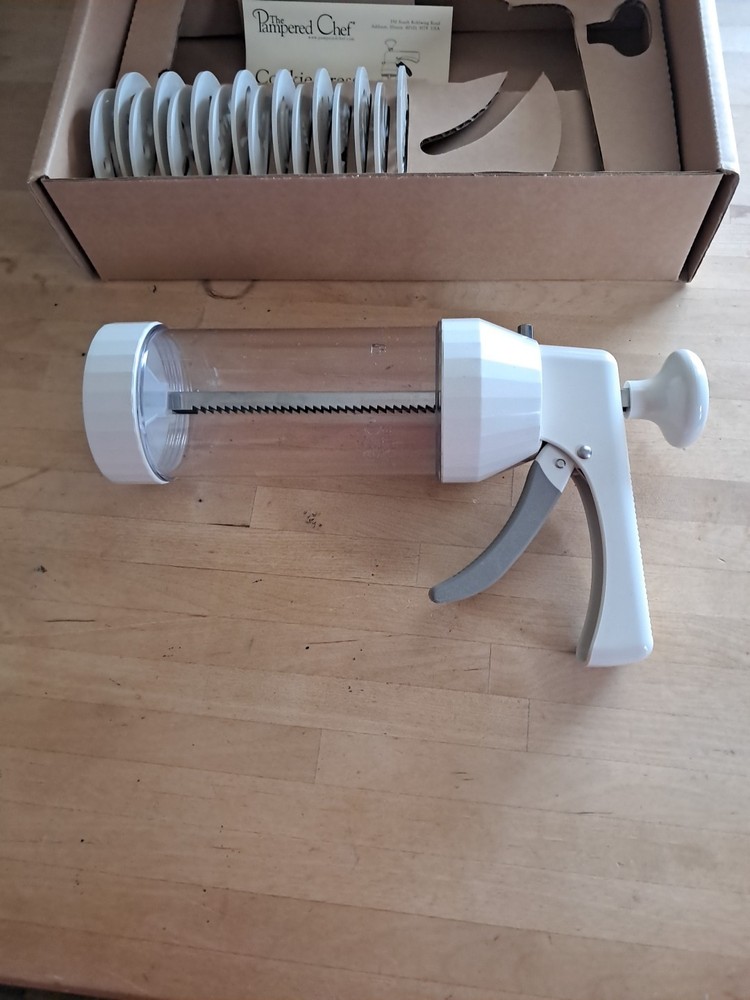 Pampered Chef 1525 Chef Cookie Press - New Open Box