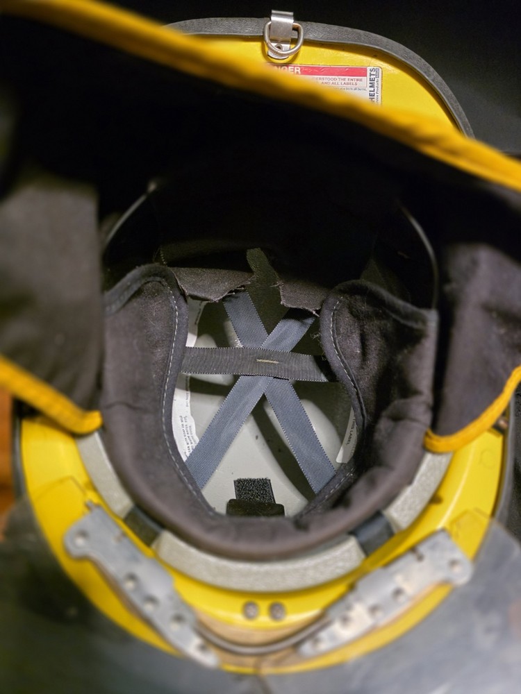 firemans helmet with wall mount