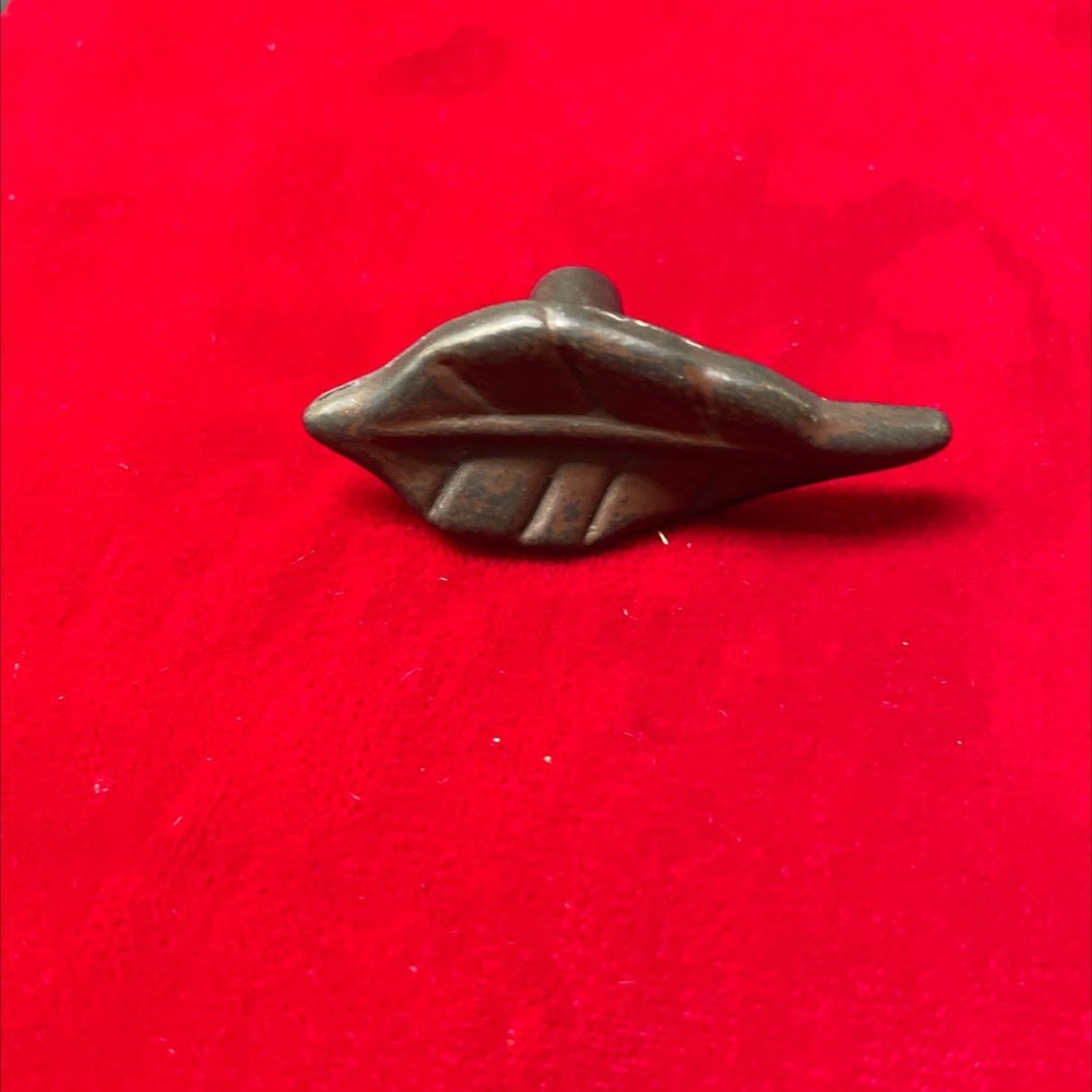 2" Windsor Leaf knob Weathered Antique Bronze