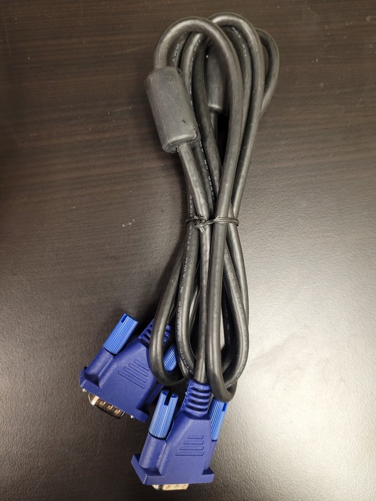 Vivitek D554 DLP Projector 3D Ready HDMI includes Cords, Remote, Case, Software