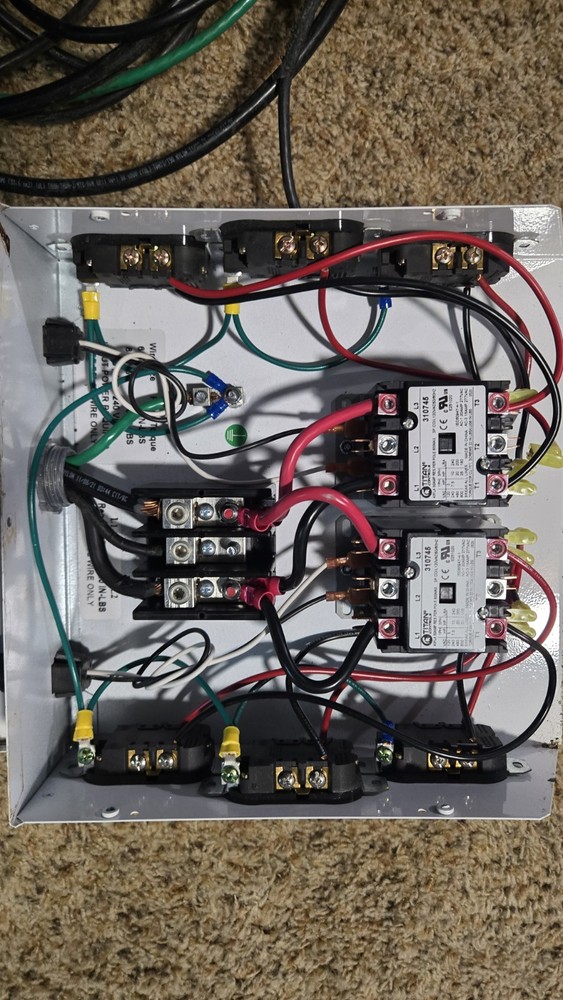 Titan Controls Helios 18, 12-Light 240 Volt Controller