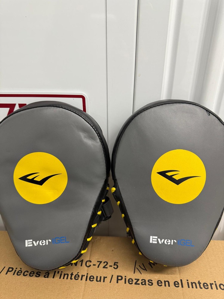Everlast Boxing Mantis Punch Mitts