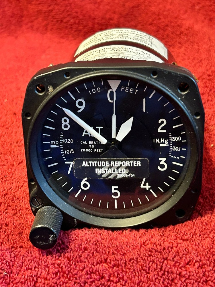 UNITED INSTRUMENTS ALTIMETER P/N 5934PD-3 CODE A.134