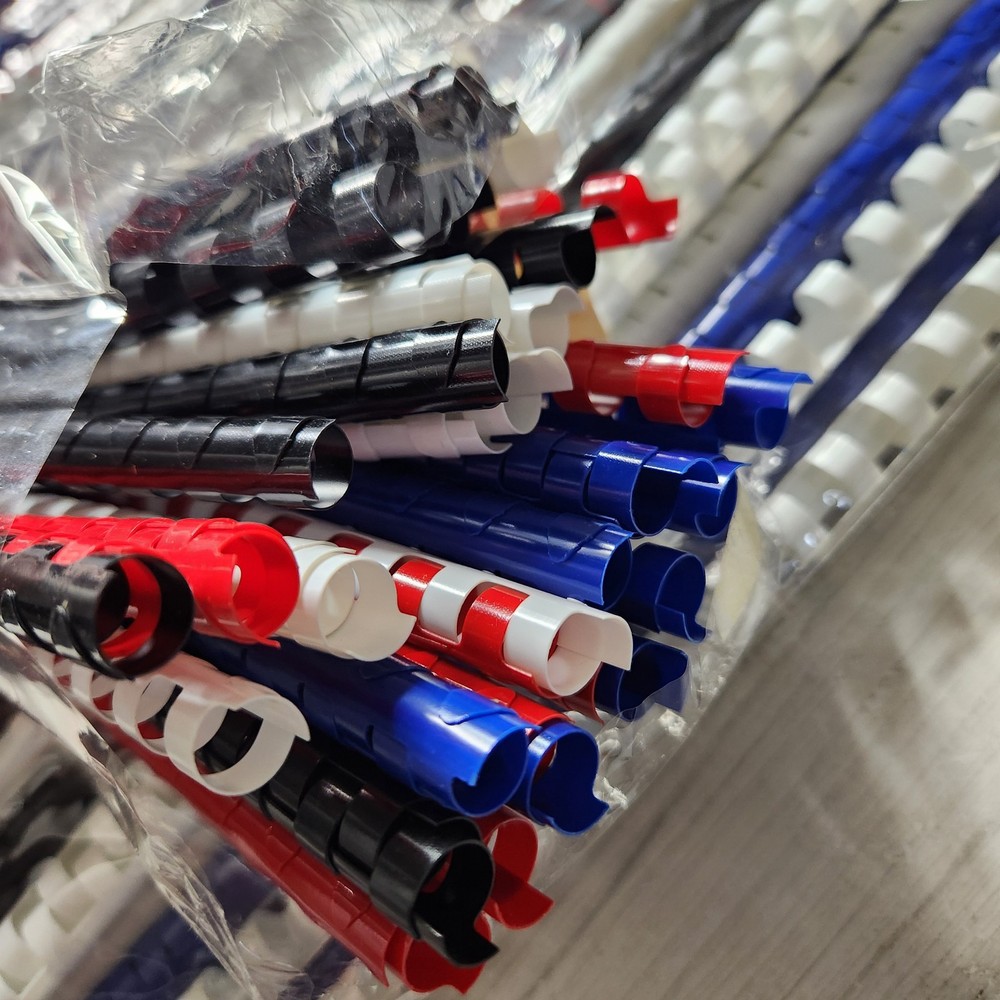 Ibico Plastic Combs Spines 100+ Pieces Multiple Different Diameters and Colors