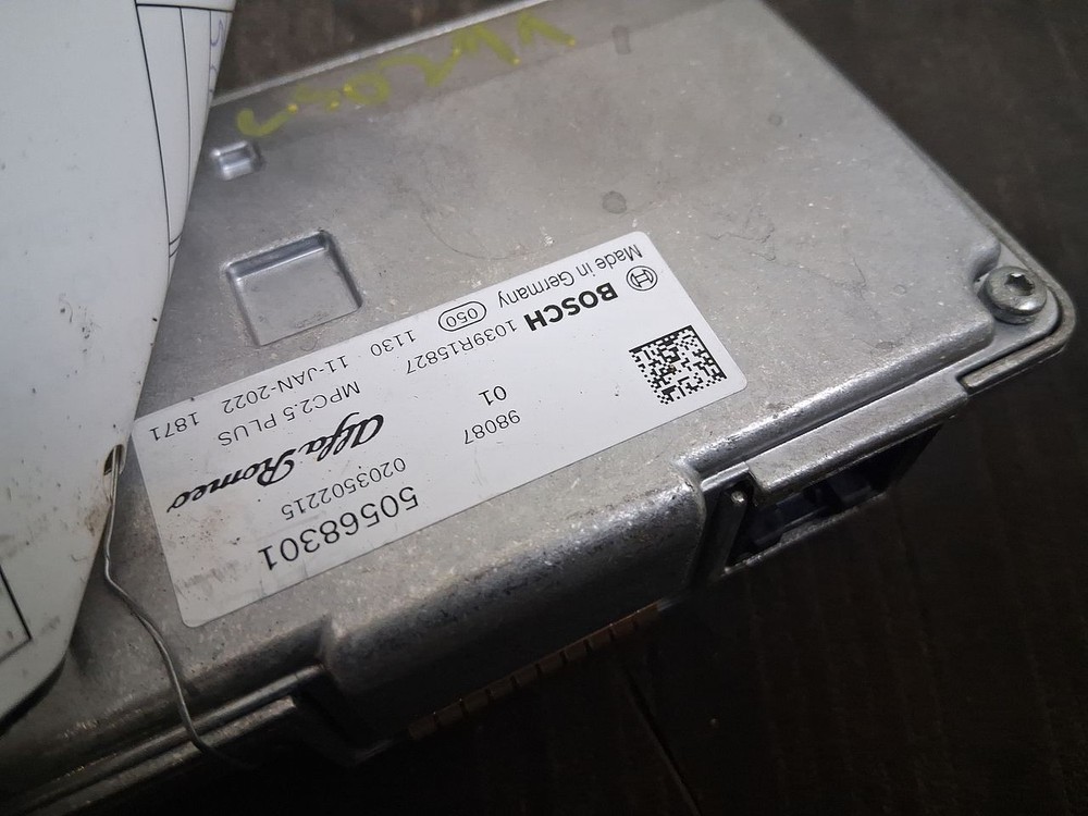 2022 Alfa Romeo Giulia Windshield Mounted Camera/Projector 3023015