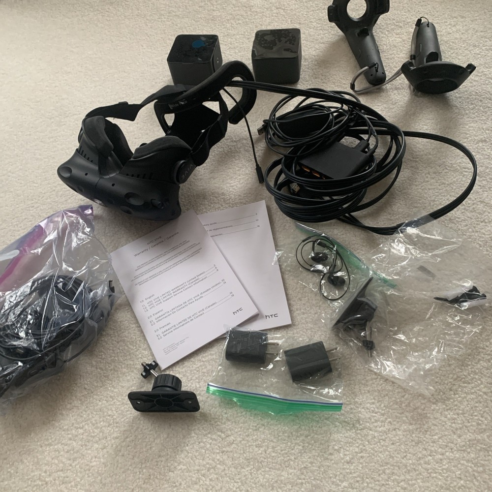 HTC Vive VR Headset Complete Set Full Kit System Steam VR PC Virtual Reality
