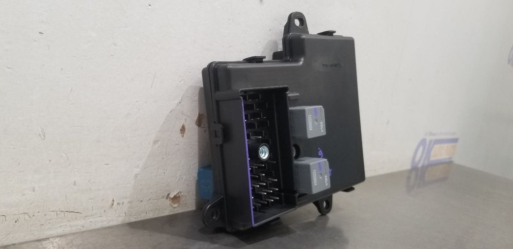 09 CHEVY CORVETTE C6 BODY CONTROL MODULE BCM 25879086