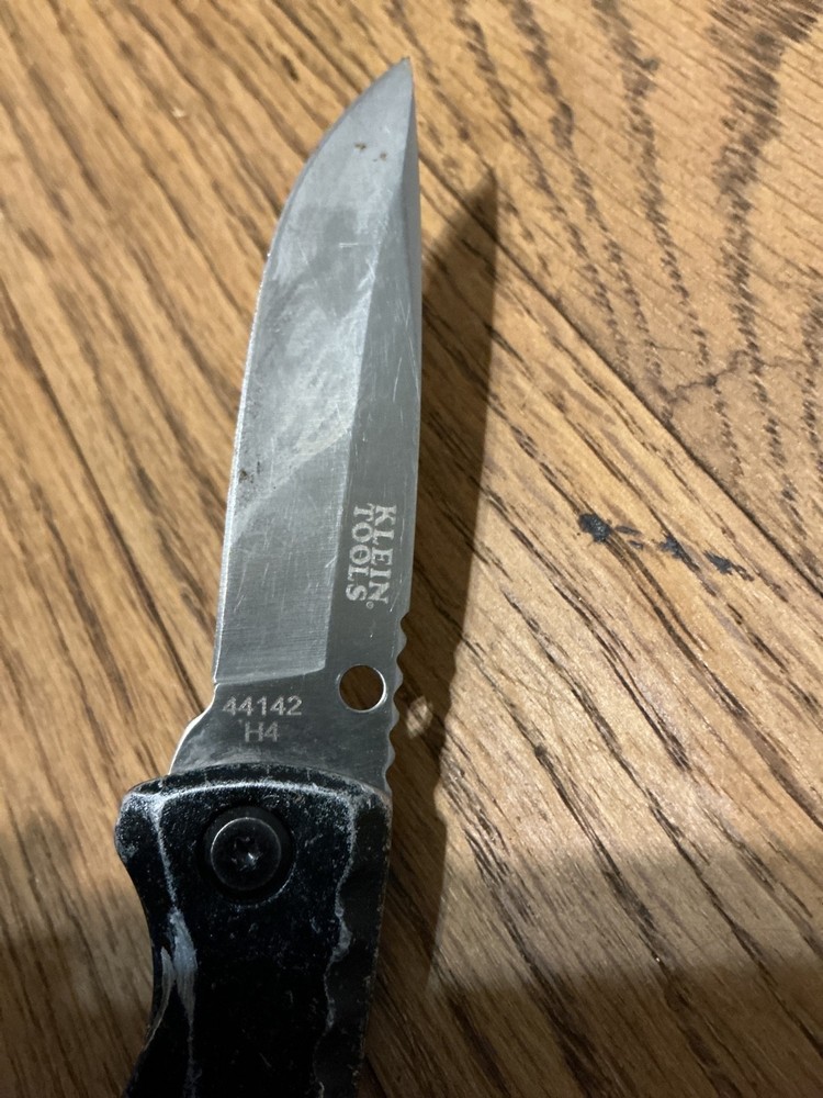 Klein Tools 44142 H4 folding Pocket Knife