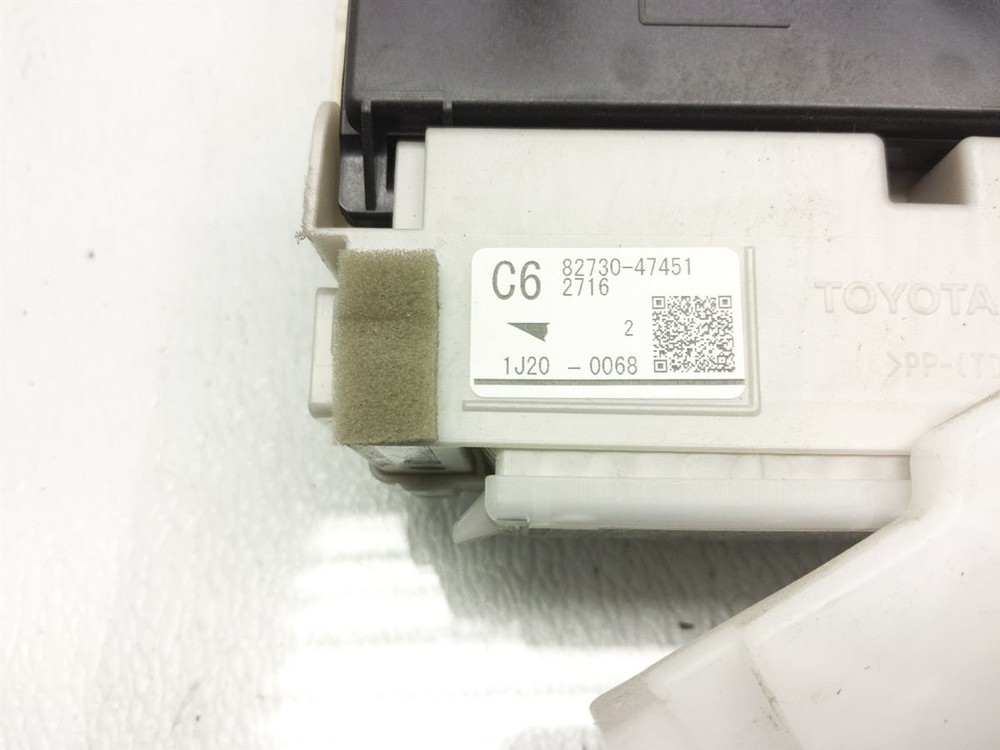 2010-2011 Toyota Prius Multi Plex Network Computer Module Unit 89221-47120