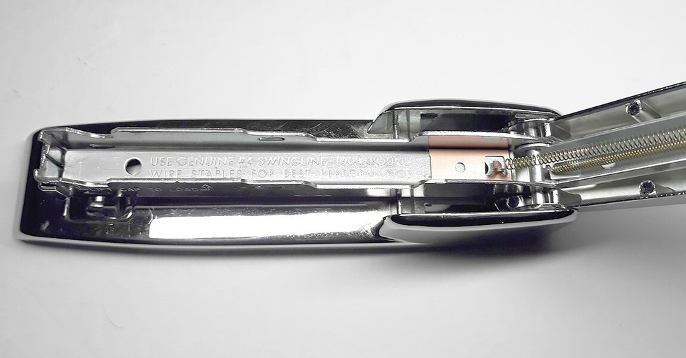 SWINGLINE ▪️747▪️ POLISHED CHROME DESKTOP STAPLER 🔸️ VERY CLEAN