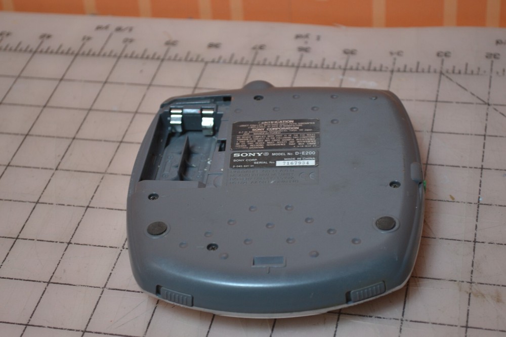 Sony Discman ESP2 D-E200 CD player Digital Mgea Bass Untested