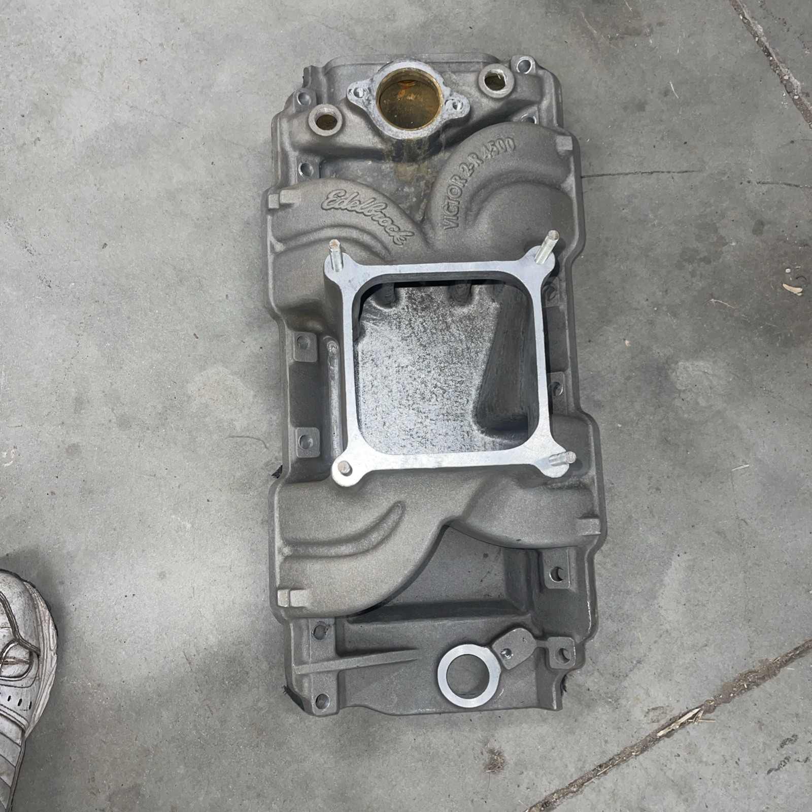 Edelbrock Victor 2-R4500 / BBC  / used / take off