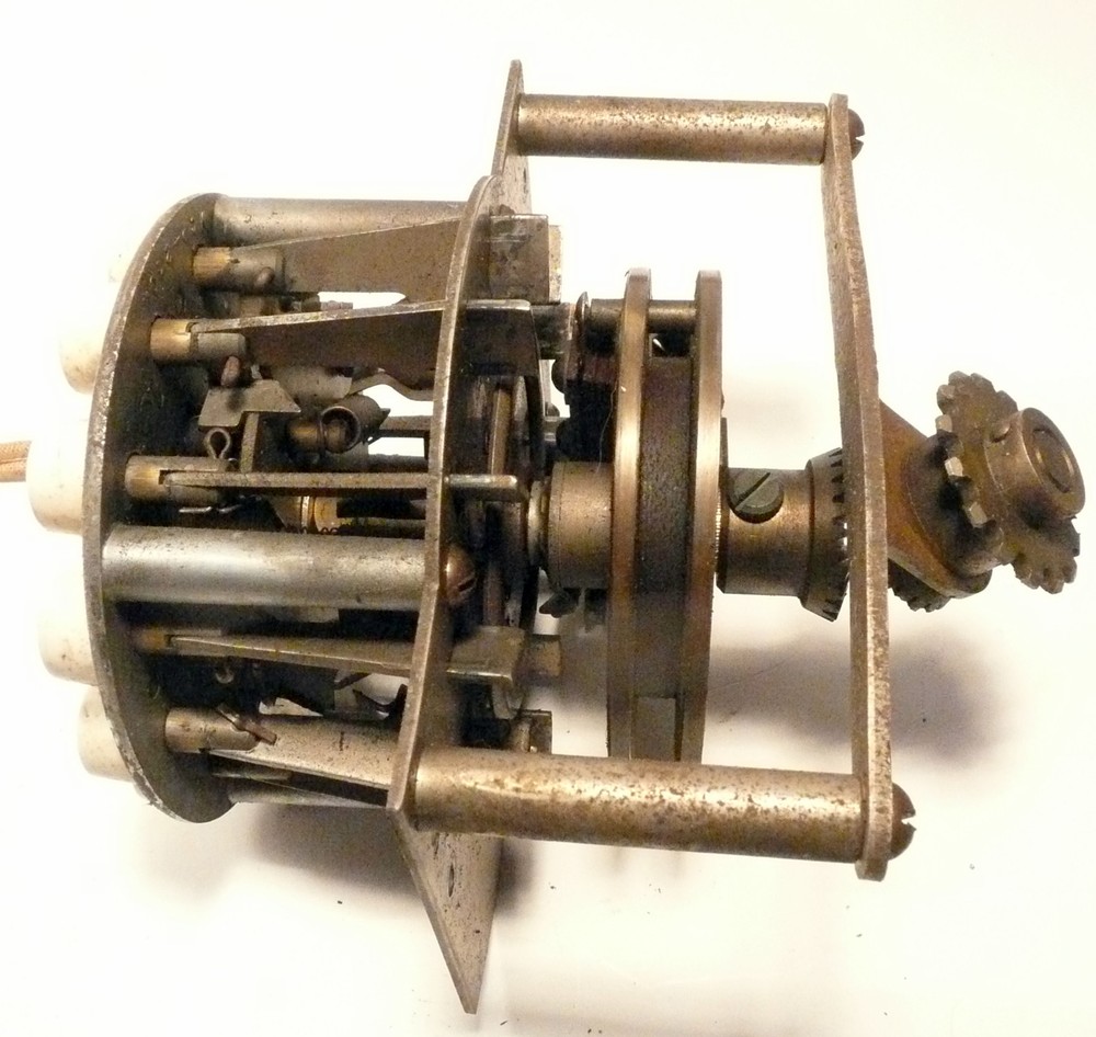 1938 MILLS DO-RE-ME JUKEBOX part: SELECTOR DIAL UNIT & CHAIN