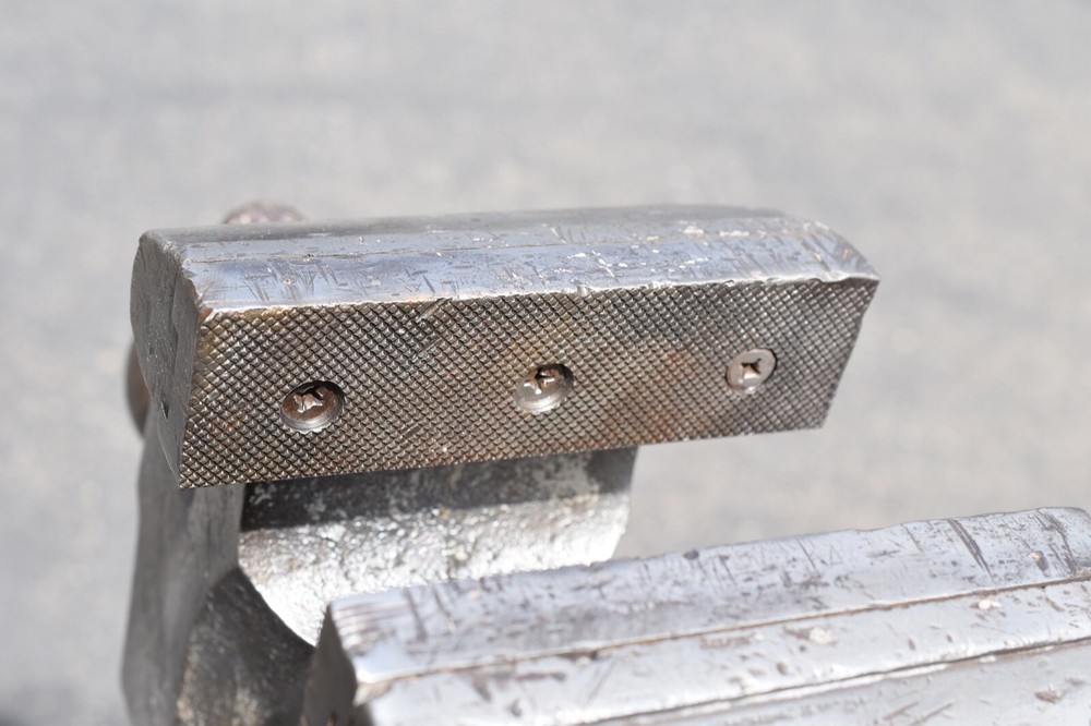 Rock Island 577 bench vise 6" jaws