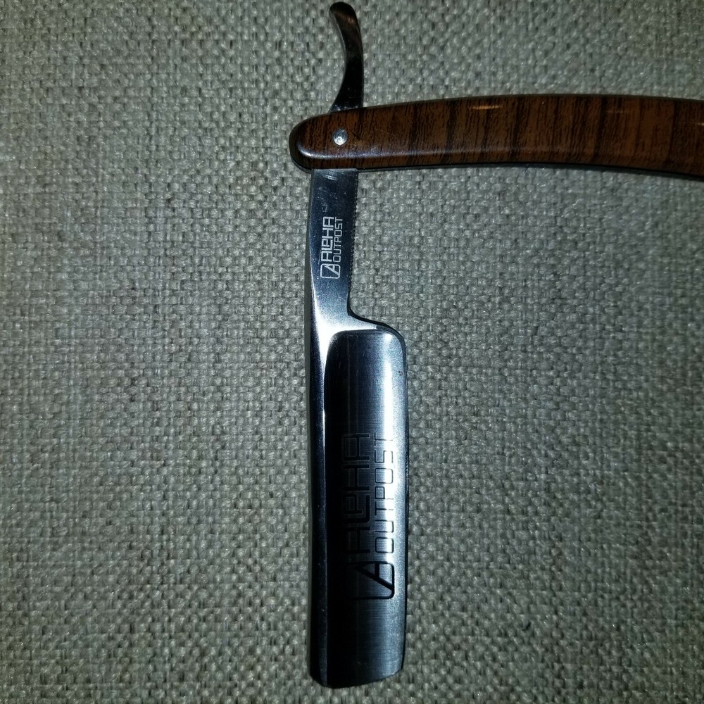 Alpha Outpost Straight Razor