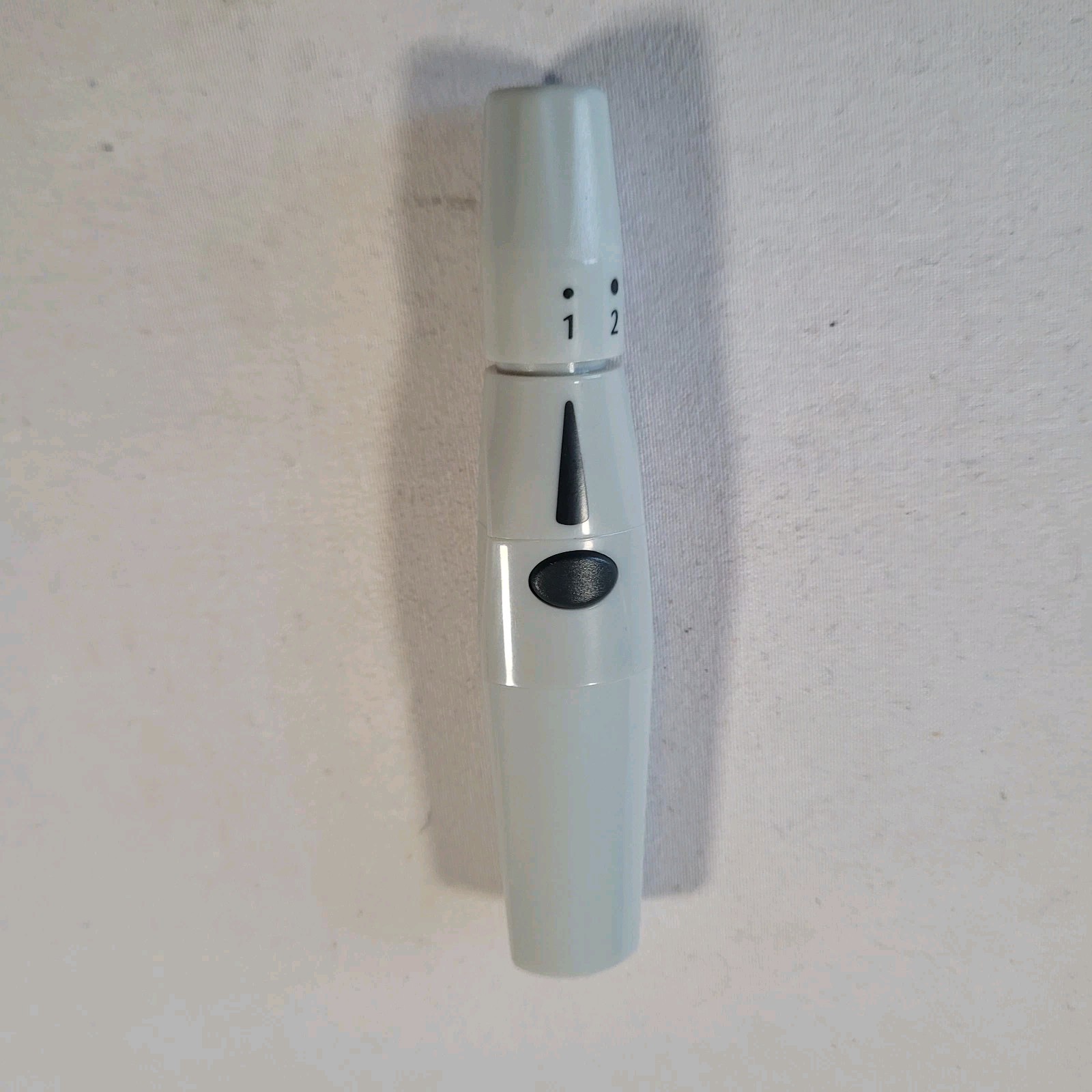 Accu-Chek Aviva Plus 2nd Gen Blood Glucose Monitor Kit Meter Lancing Device Kit