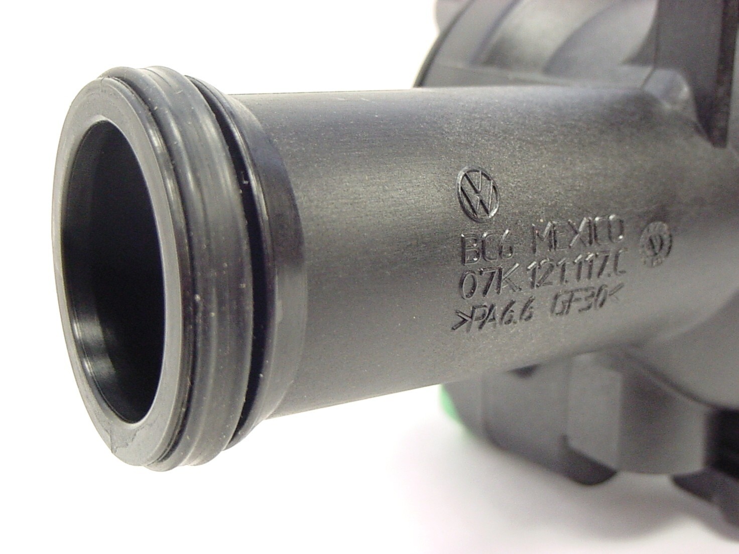 Genuine OEM VW Thermostat & Housing 2.5 Jetta Beetle Rabbit Golf 2005-14