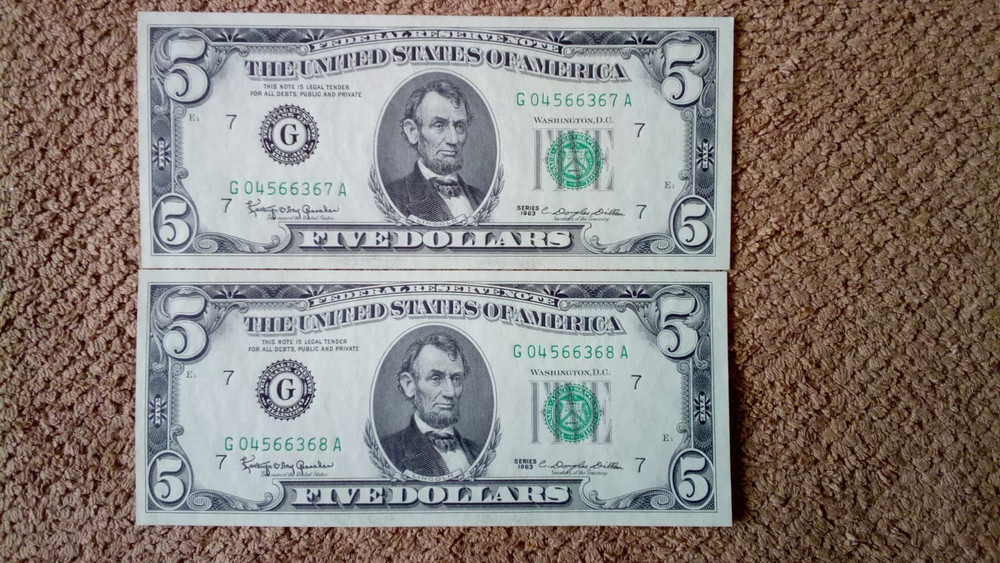 1963 PLAIN $5 FIVE DOLLAR CONSECUTIVE PAIR NOTES,VERY NICE,GEMU,CHICAGO-ISSUED