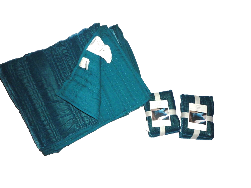 TARGET THRESHOLD LOFTY DARK TEAL VELVET (3PC) FULL/QUEEN QUILT SET