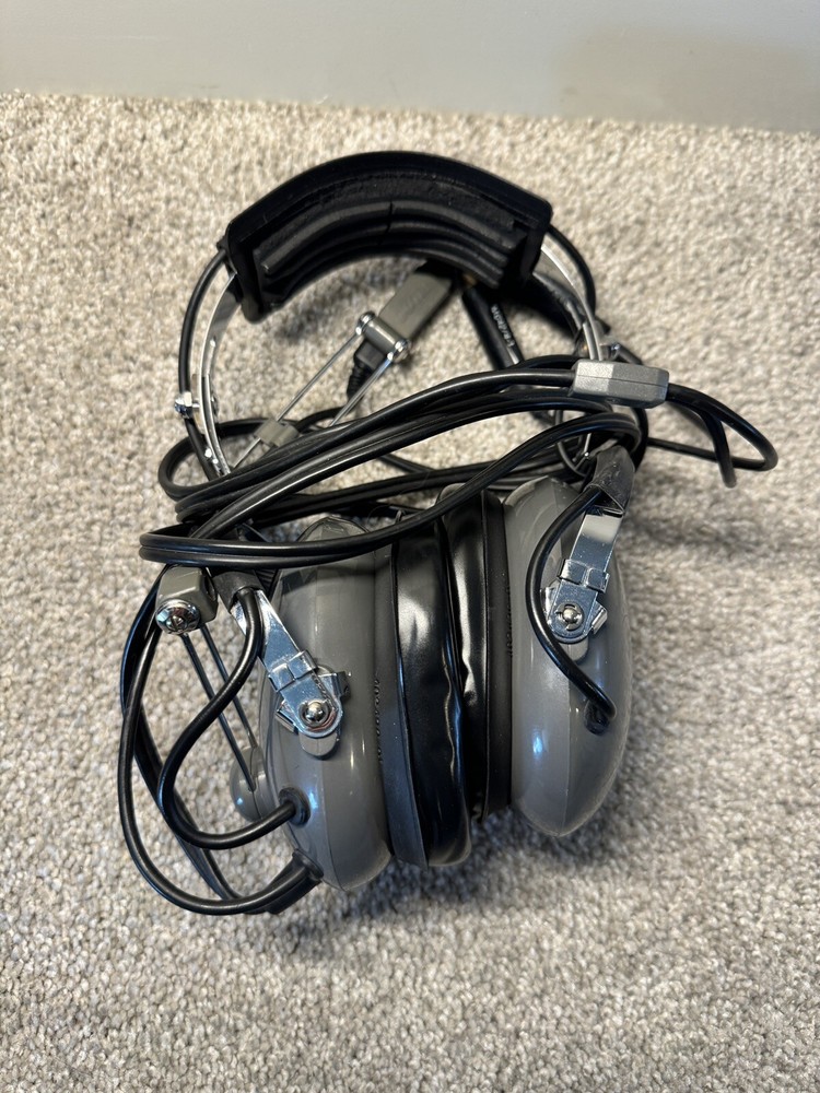 Pilot PA11-40 Headset READ DESCRIPTION