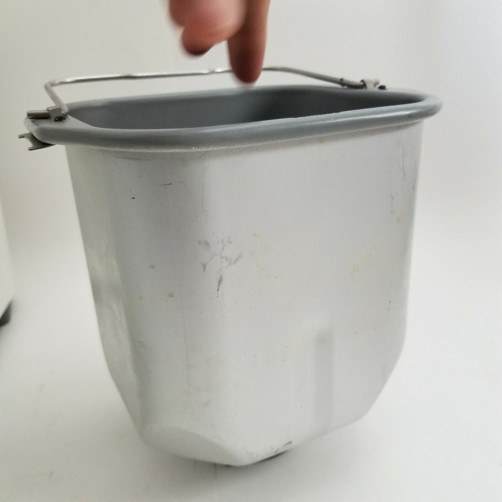 Breadman TR-440 Automatic Bread Maker 1.5 Lb Loaf Homemade Bread Machine