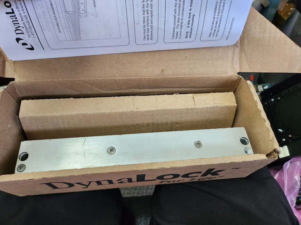 DynaLock 2011-390-US28-DSM Electromagnetic Lock