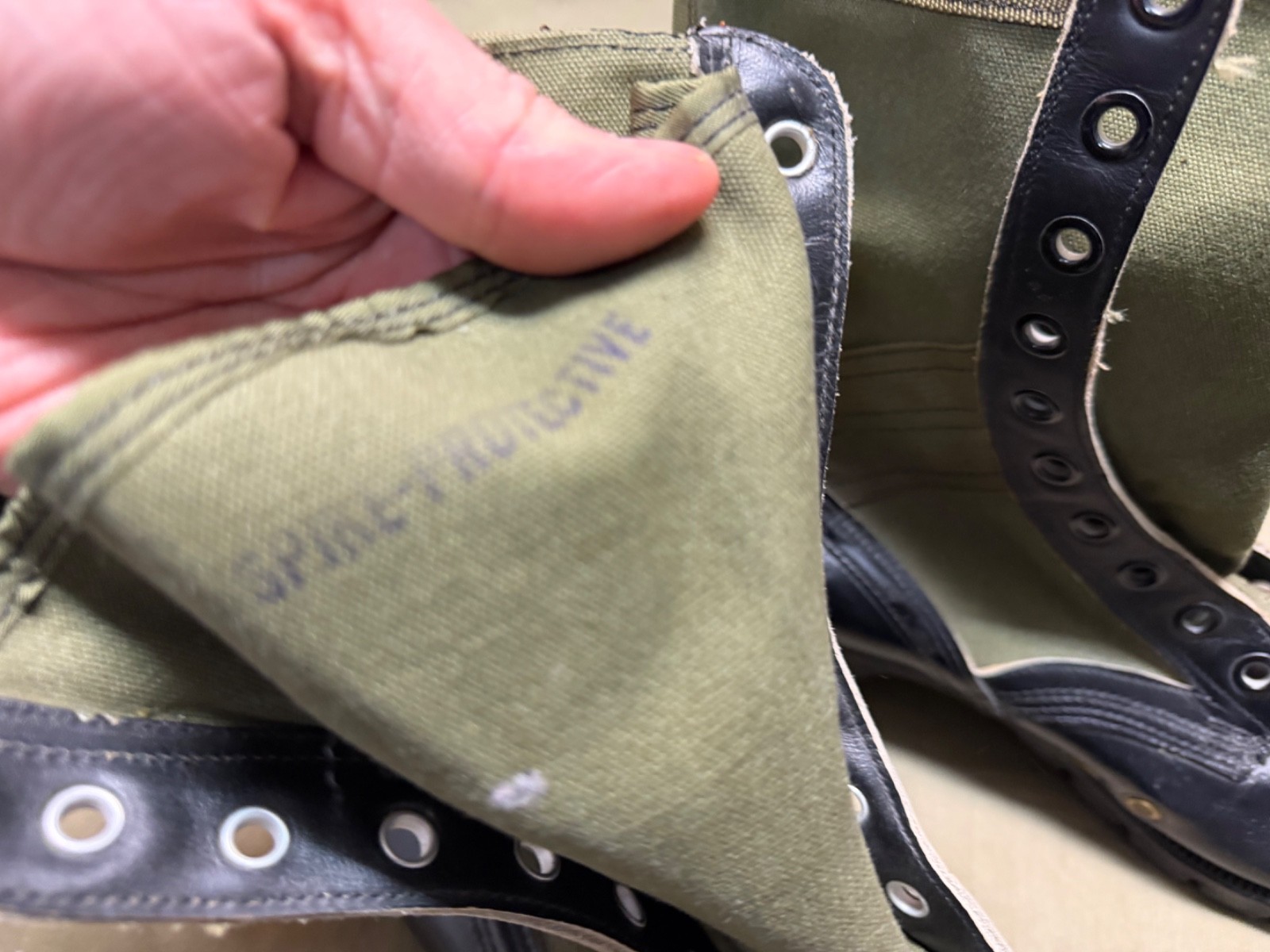 ORIGINAL VIETNAM WAR US ARMY INFANTRY JUNGLE BOOTS, SIZE 12, 1966