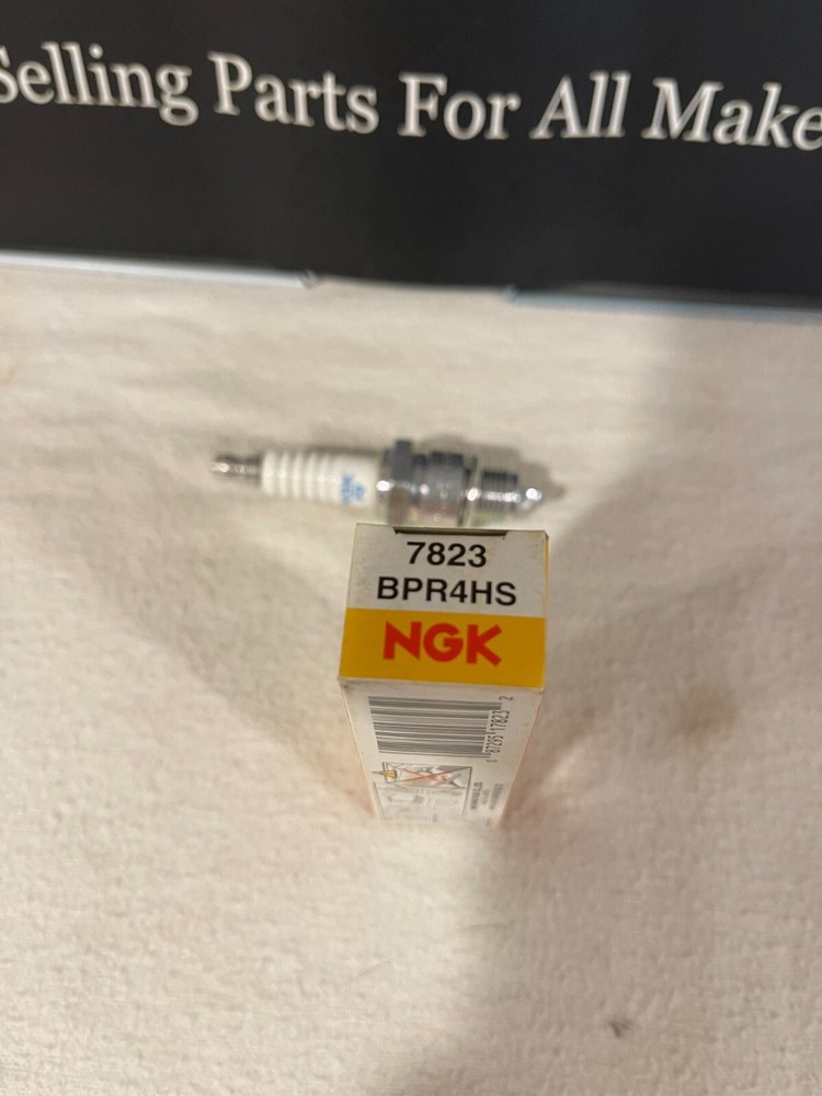NGK Spark Plug BPR4HS 7823 NOS Part