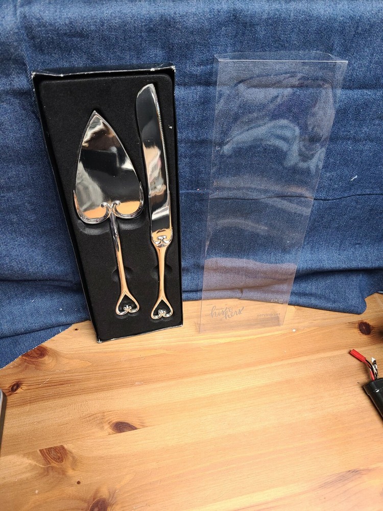 Studio His & Hers Cake Serving Set