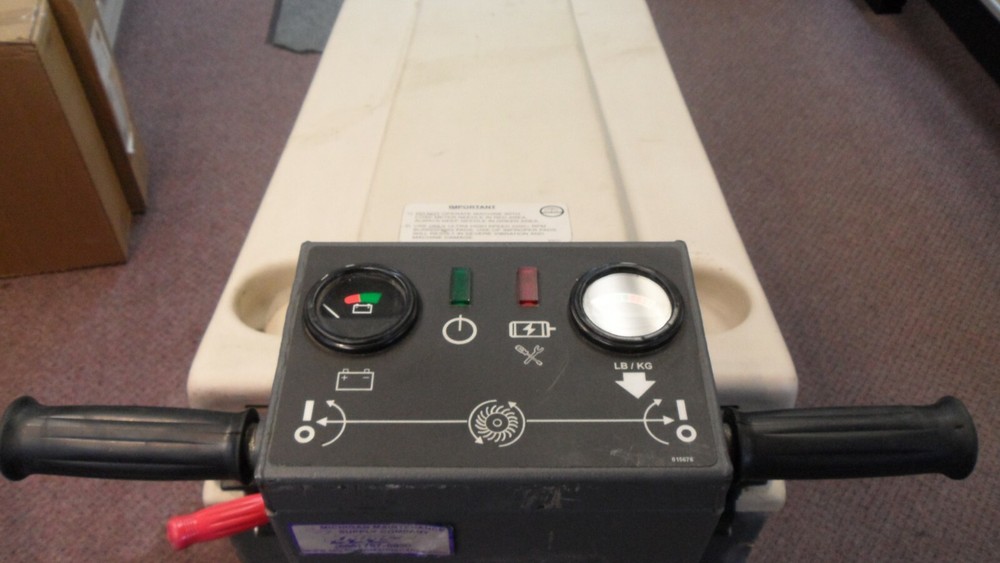 Nilfisk Advance 20 Floor Scrubber