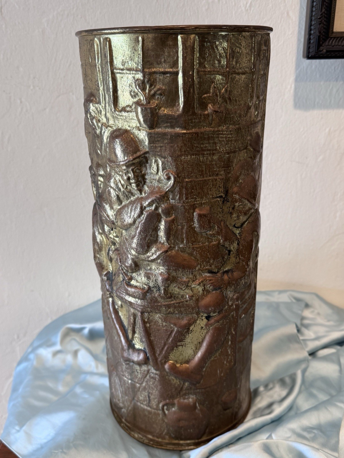 Lombard Umbrella Stand Brass Embossed Relief Colonial Pub Scene England 15" Tall