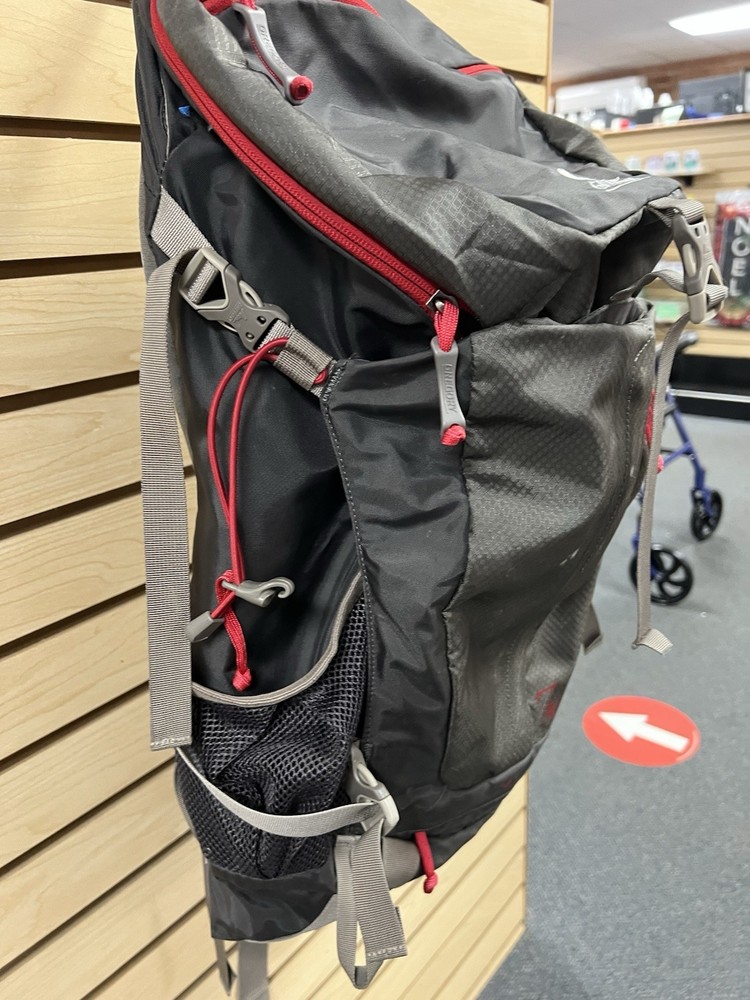 Gregory Z30 Hiking Backpack 30L Size Medium Grey Backpacking Camping
