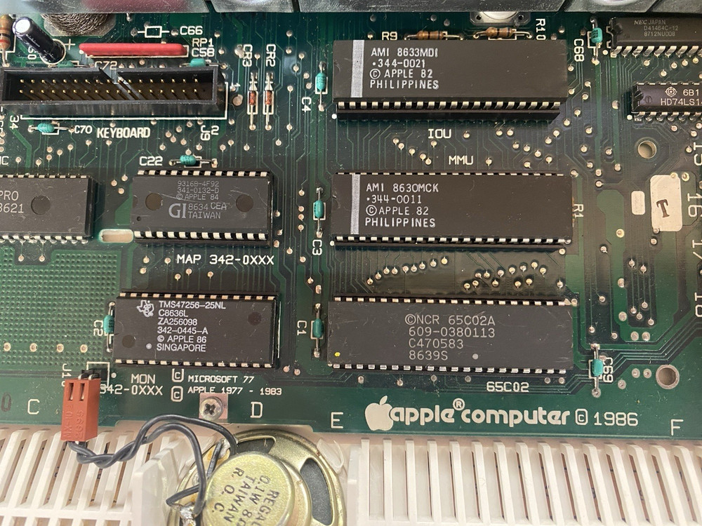Apple IIc Computer – Clean & Fully Working – Apple A2B4156 1MB Memory Expansion